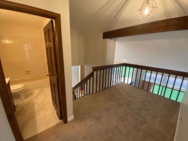 Building Photo - Great Home in the Highlands 360