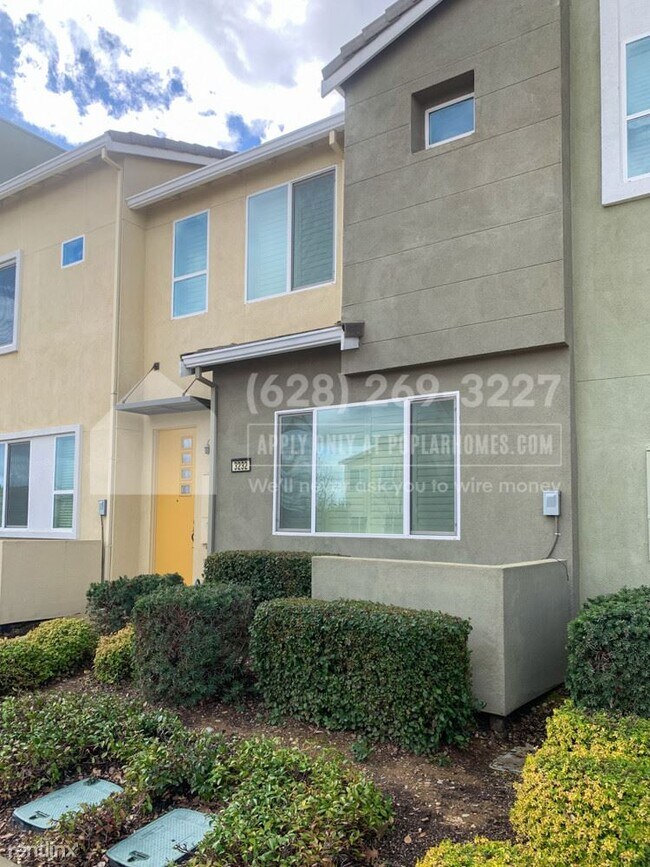 Building Photo - 3 br, 2.5 bath House - 3232 Bridgeway Drive -