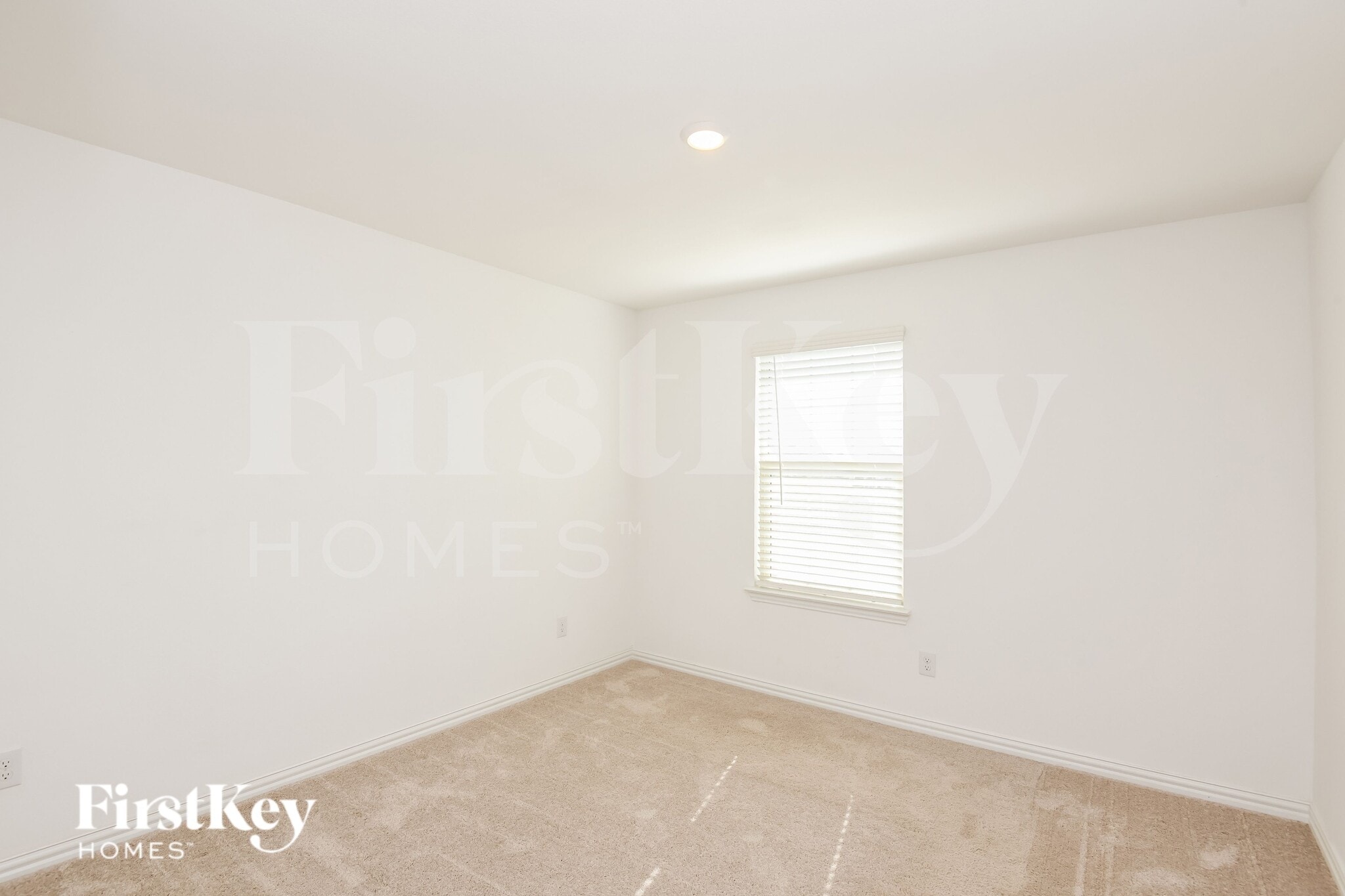 Building Photo - 2512 Northcote Dr