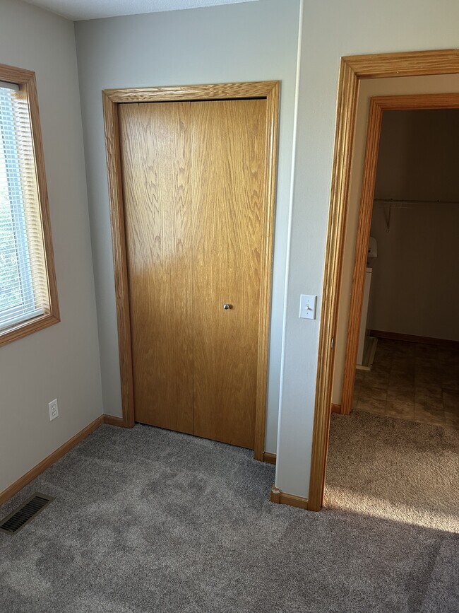 Building Photo - 1035 Petra Ct SW