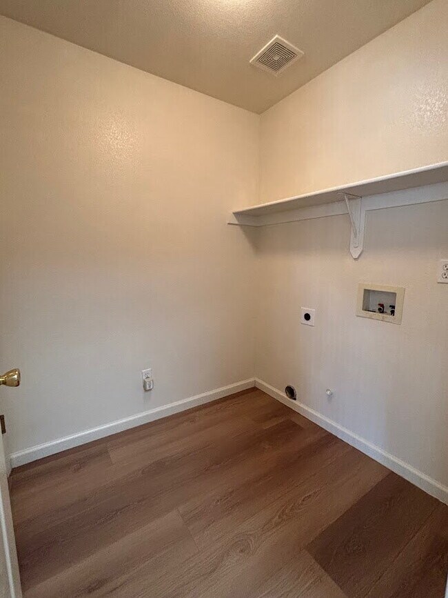 Building Photo - Well maintained 3 bedroom house in Newman