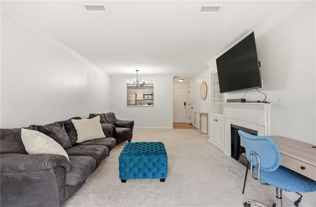 Building Photo - 24307 Plantation Dr NE