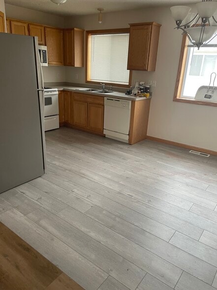 Building Photo - 312 Tanager Path