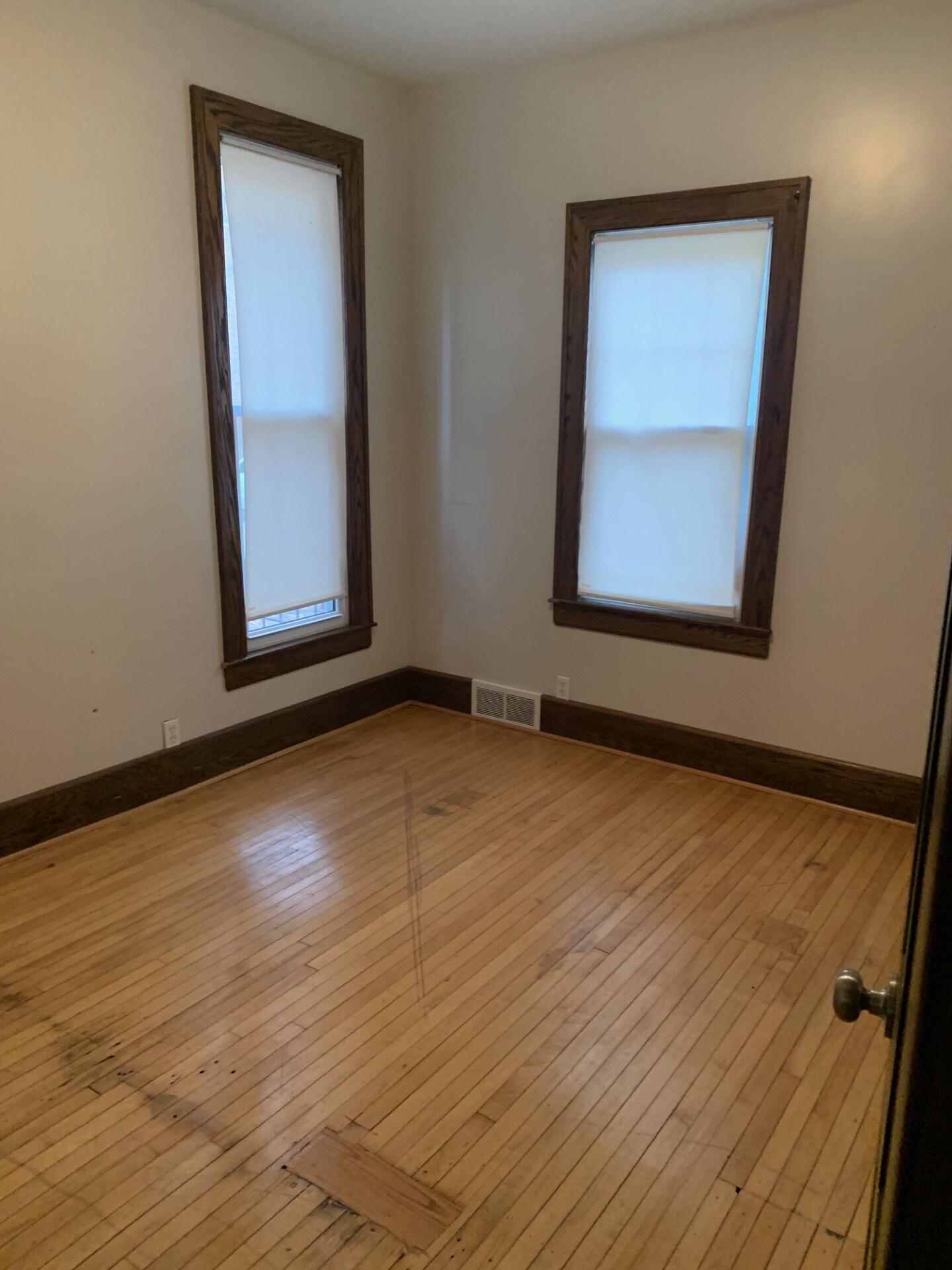 Bedroom 2 - 393 W Grand Blvd