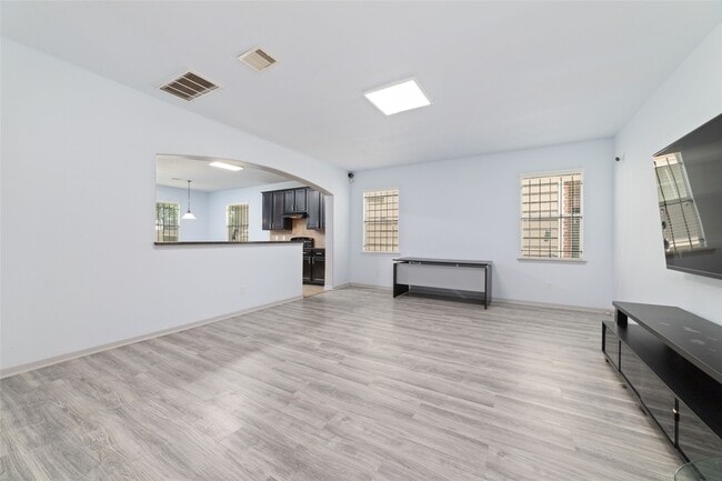 Building Photo - 14710 Branchwest Dr