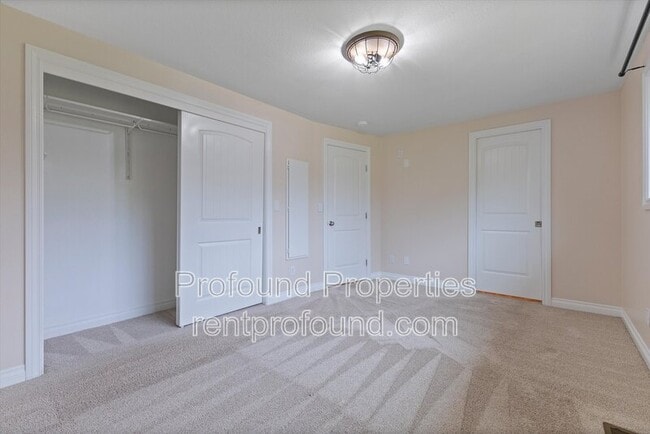 Building Photo - 5860 SW 191st Ave