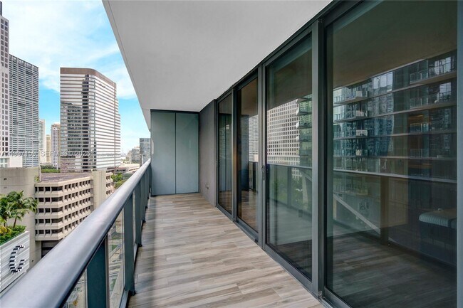 Building Photo - 801 S Miami Ave