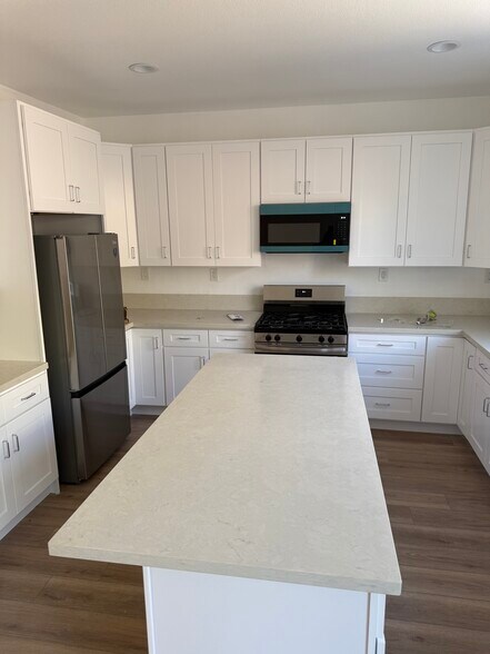 Building Photo - 38750 Cobblestone Cir