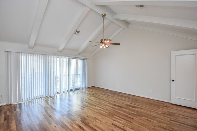 Building Photo - 9703 Briar Forest Dr