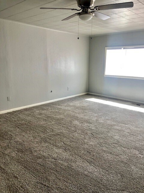 Building Photo - 8719 S Vandalia Ave