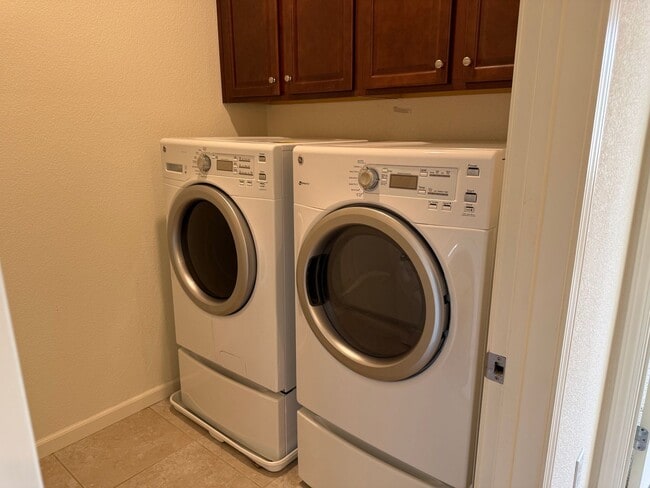 Building Photo - San Jose Comfort, Convenience and Location