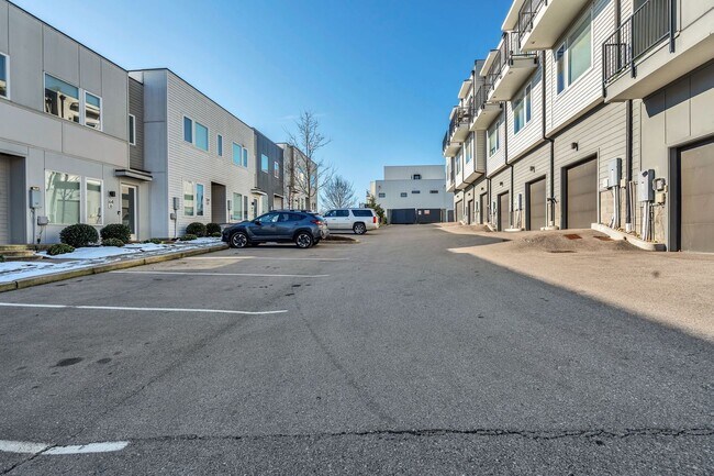 Building Photo - Nashville Skyline Retreat