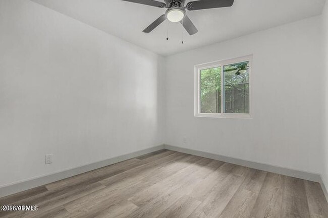 Building Photo - 1008 W Watson Dr