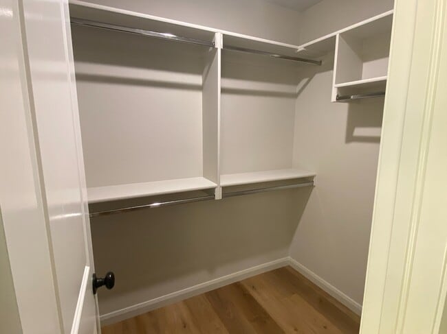 Building Photo - 207 E 3rd St