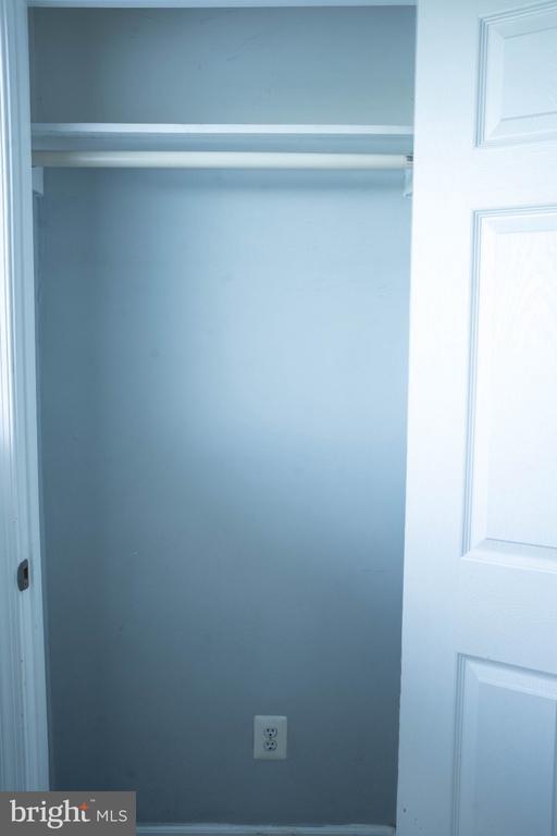 Building Photo - 5801 Quantrell Ave