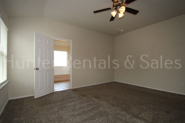 Building Photo - Classic Charm Meets Modern Comfort