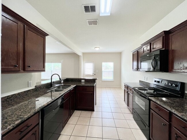 Building Photo - 108 Major Lee Ln