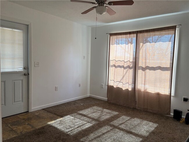 Building Photo - 10647 Pinewood Ave