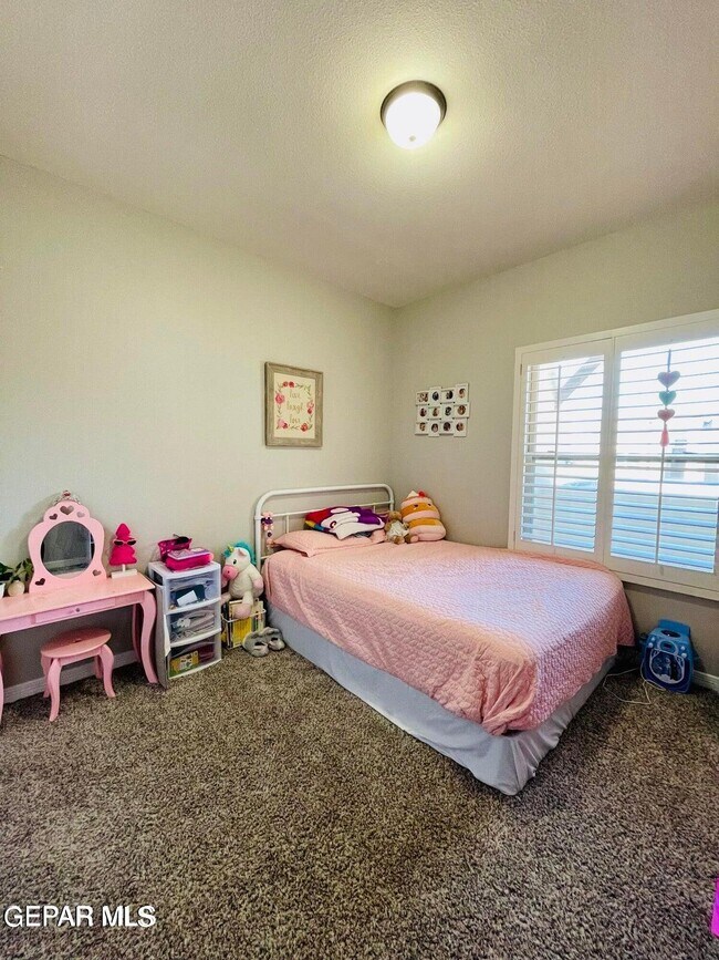 Building Photo - 2220 Tierra Delmonte Dr