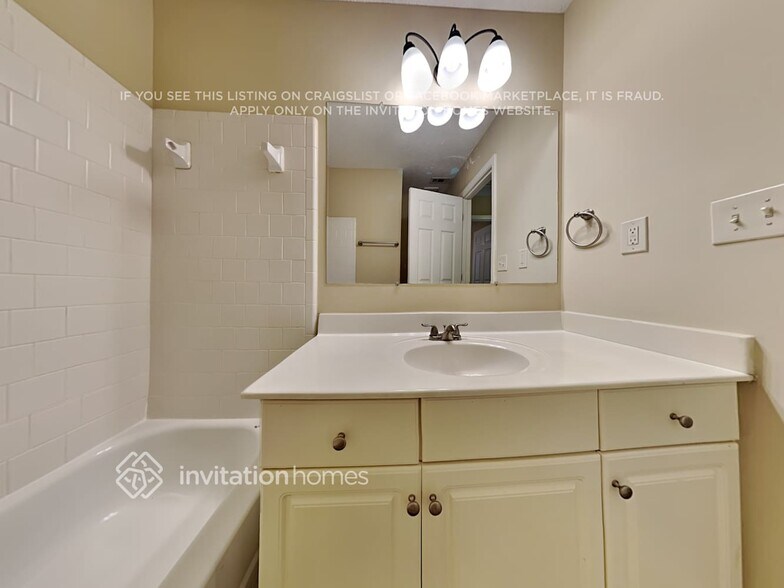 Building Photo - 2985 Binghampton Ln