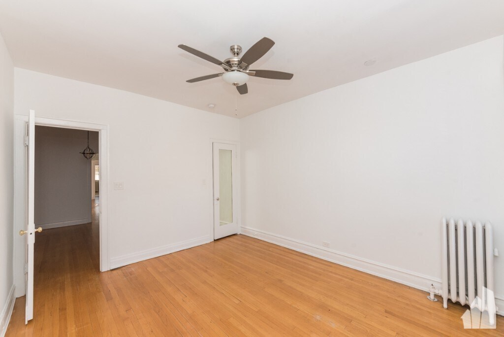 Building Photo - 7000 N Sheridan Rd