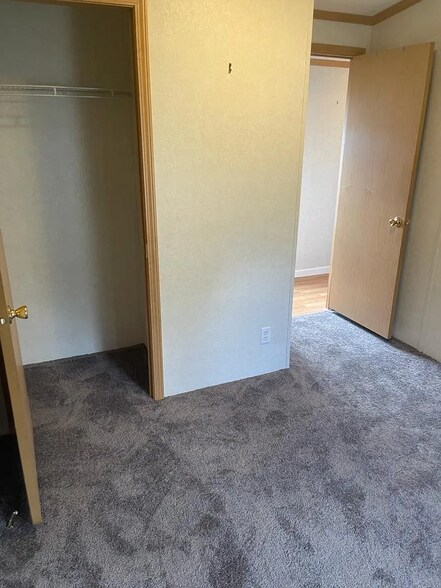 Building Photo - 37 Hubbard Ave