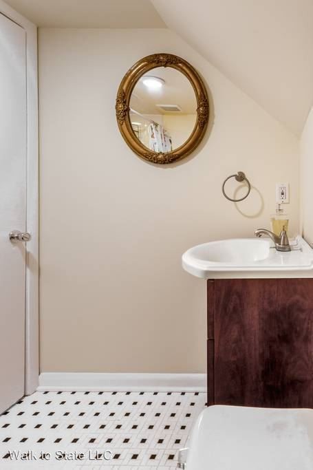 Building Photo - 721 Georgetown Rd