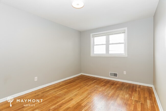 Building Photo - 7805 Kavanagh Rd