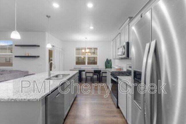 Building Photo - 27543 E Byers Ave