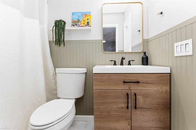 Building Photo - 3 br, 1.5 bath Townhome - 11247 Snowflake ...