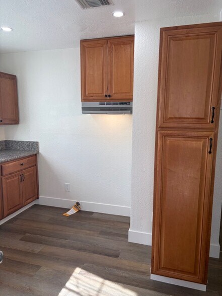 Building Photo - 4131 W 107th St