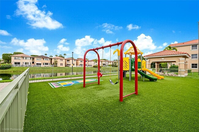 Building Photo - 6700 NW 114th Ave