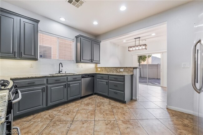 Building Photo - 6572 Polonius Ct