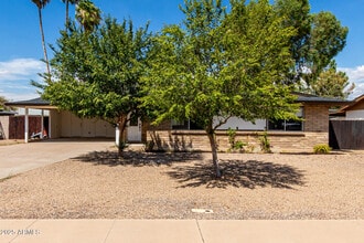 Building Photo - 2534 E Fairfield St