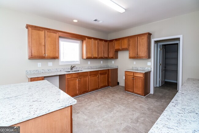 Building Photo - 2905 Hollow Trce