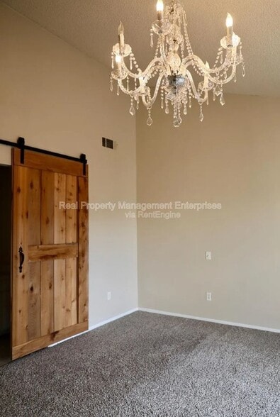 Building Photo - 5805 Hefner Village Ct