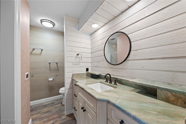 Building Photo - 1535 Trafalgar Ln