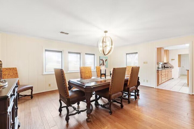Building Photo - 3 Bed, 3 Bath Home with Expansive Kitchen, Two Living Areas & Private Suite