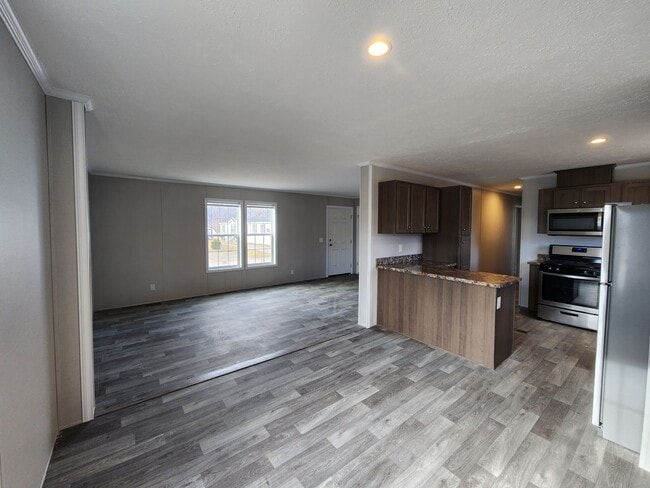 Building Photo - 9765 Marina Cir