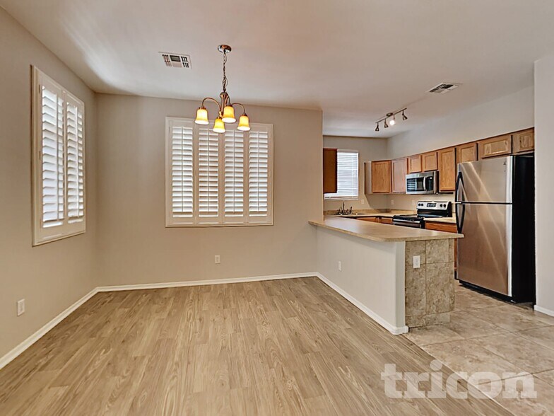 Building Photo - 4374 E Renee Dr