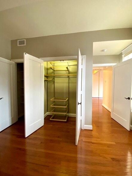 Building Photo - 2902 Porter St NW