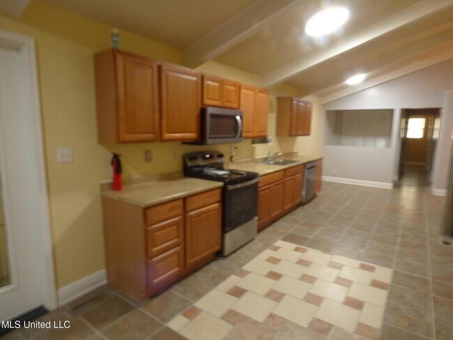 Building Photo - 1109 Old Brookhaven Rd