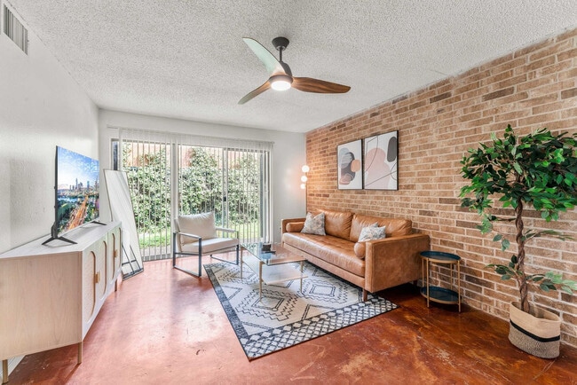 Building Photo - 500 S Congress Ave