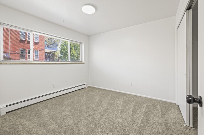 Building Photo - 7120 Hooker St