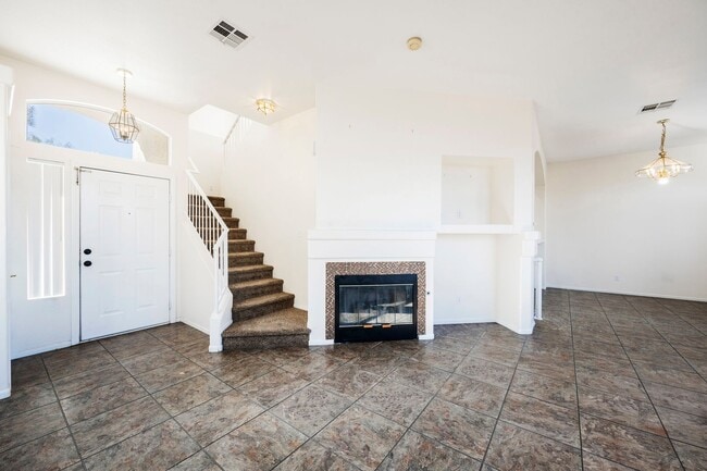 Building Photo - Honey, I’m Home! This Lovely 3 Bedroom, Two-Story Home Is Located In Summerlin.