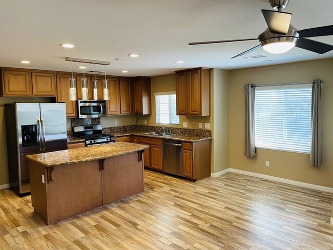 Building Photo - Single Family Residence