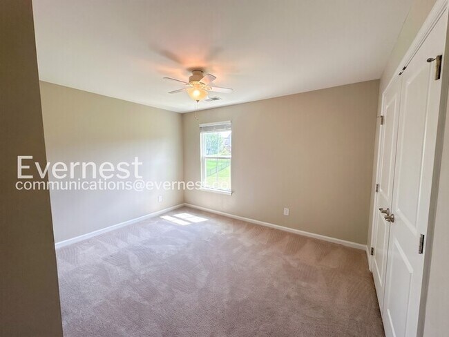 Building Photo - Limited Time Special Offer / 4 Bed, 2.5 Bath Home with Garage / Pet-Friendly / Vouchers Accepted ...