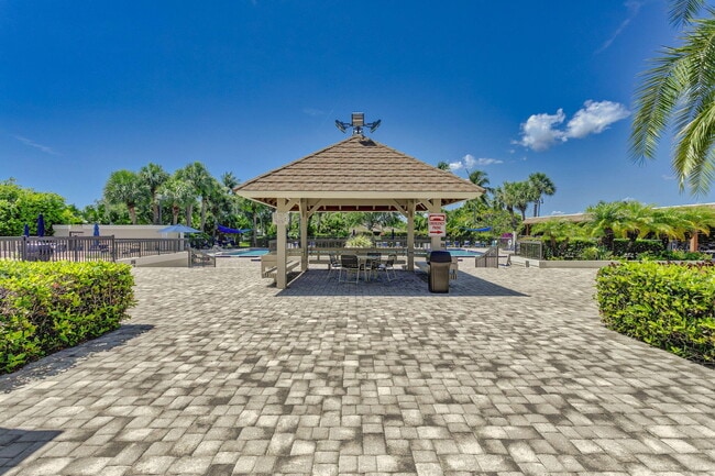 Building Photo - 2401 Marina Isle Way