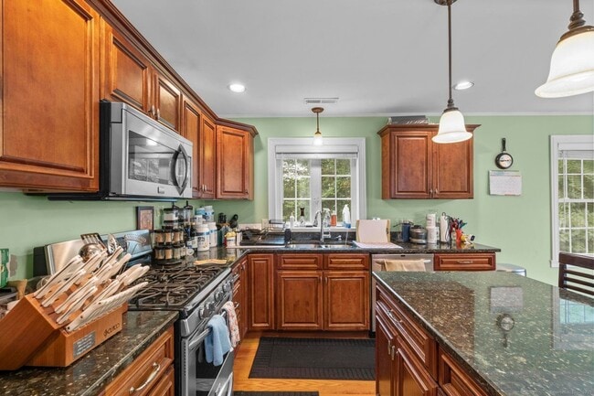 Building Photo - 55 Allen St