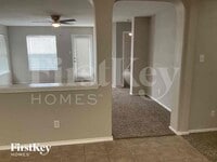 Building Photo - 539 Reba
